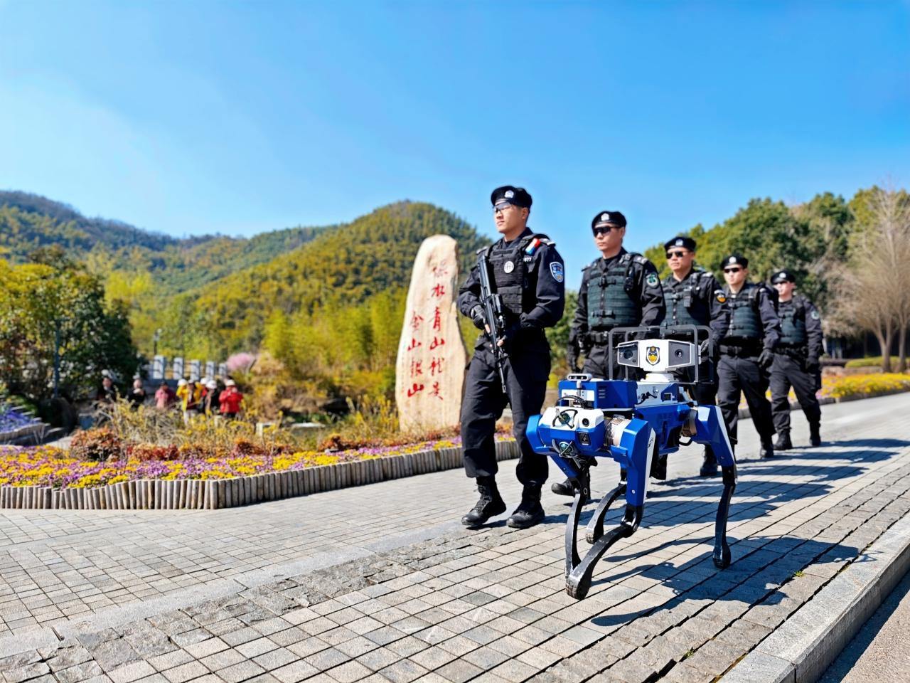 警用机器狗上岗