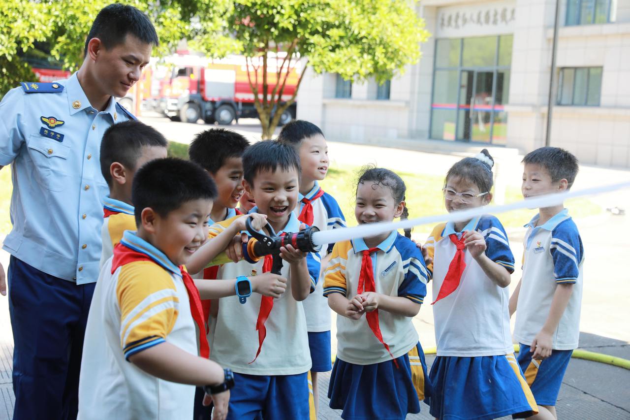 暑假沉浸式学消防