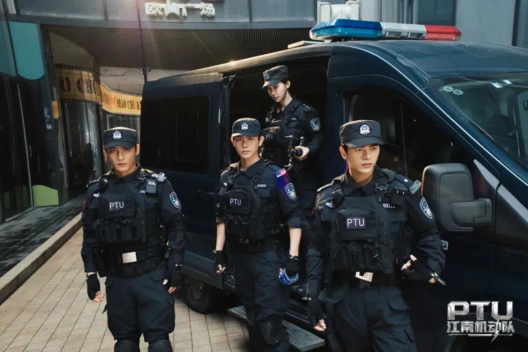2072978366595579904.webp 图片